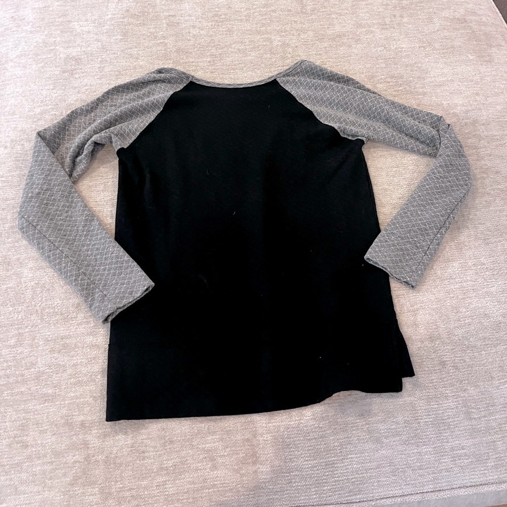 Cozy Quilt Raglan Sweater in Heather Grey by Beyond Yoga size medium - Picture 5 of 5